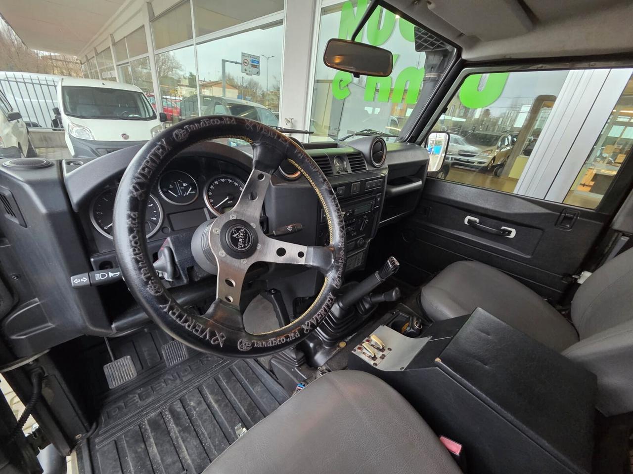 Land Rover Defender 90 2.4 TD4 Station Wagon E