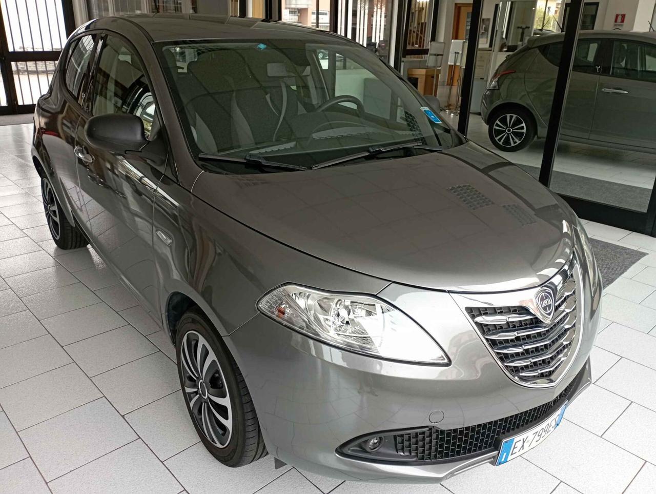 Lancia Ypsilon 1.2 69 CV 5 porte S&S Platinum