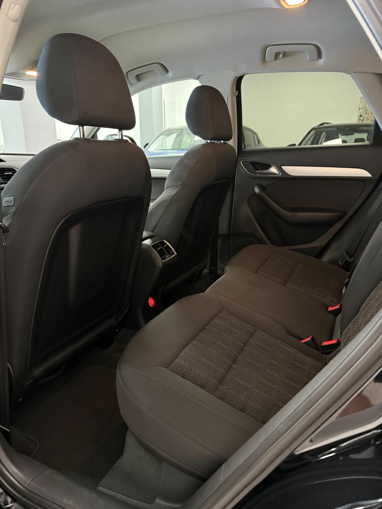 Audi Q3 2.0 TDI 120 CV S line Edition