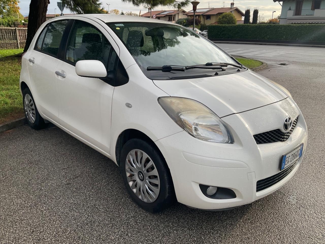 Toyota Yaris 1.0 3 porte Sol