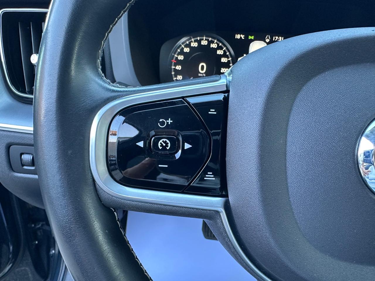 Volvo XC 60 XC60 B4 (d) AWD Geartronic Inscription