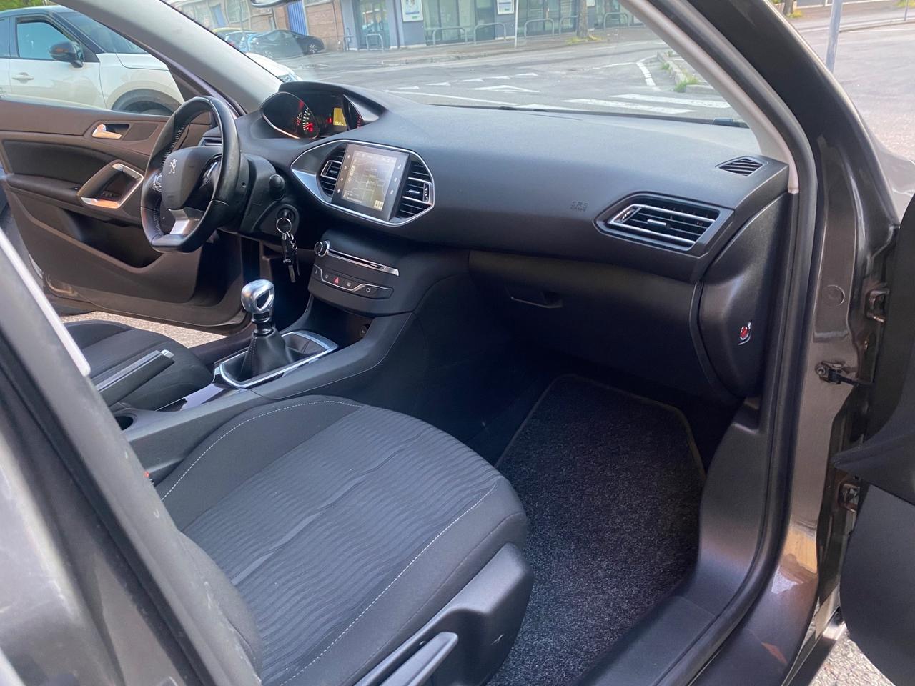 Peugeot 308 PureTech Turbo 130 S&S SW Allure