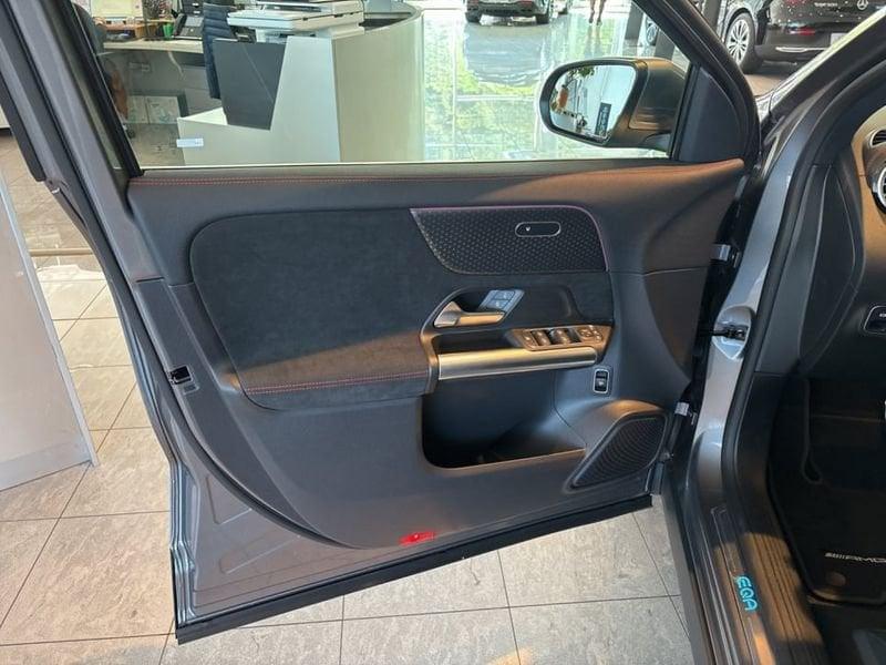 Mercedes-Benz EQA 300 4MATIC AMG Line Advanced