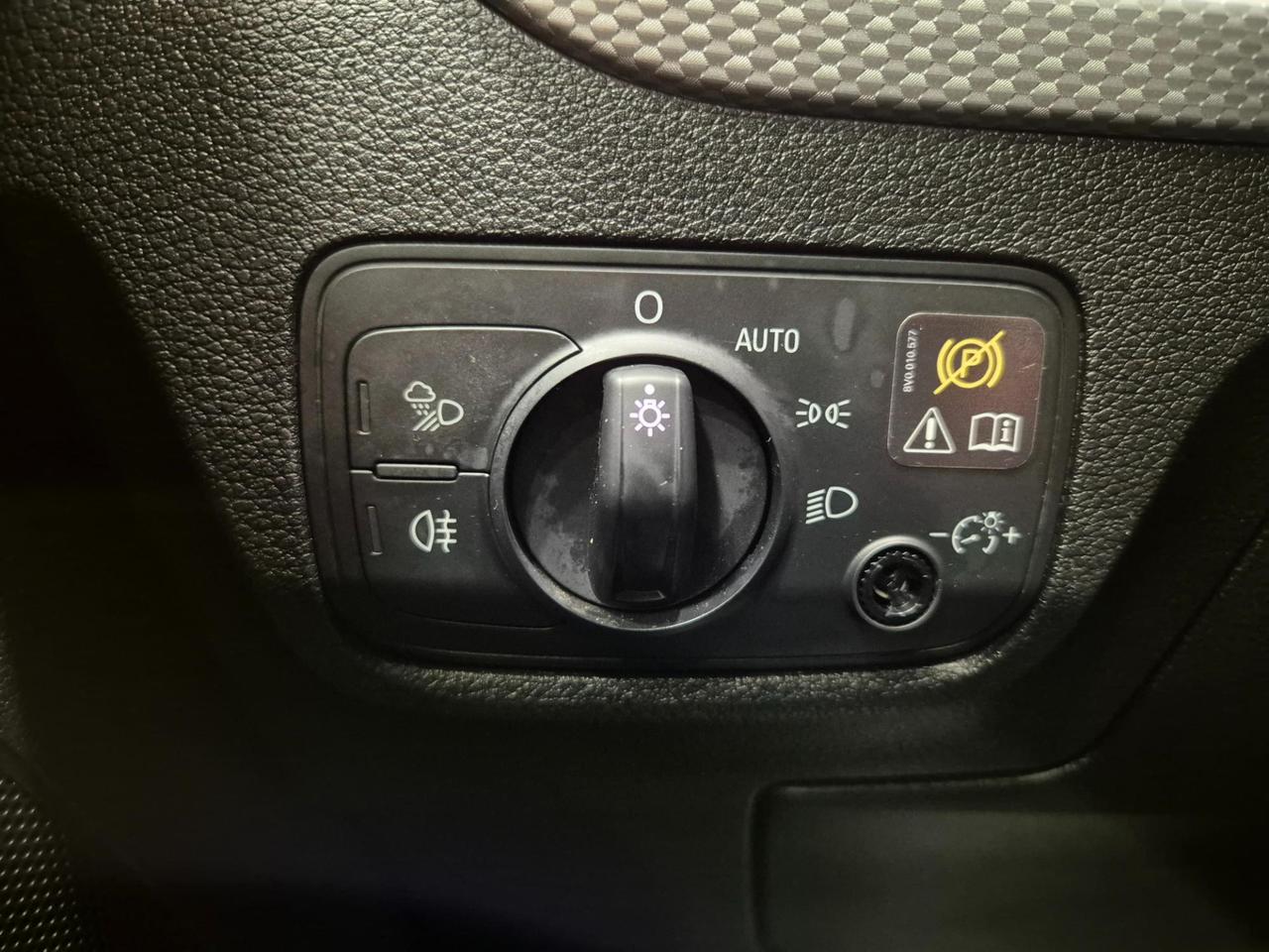 Audi Q2 1.6 tdi Design - NEOPATENTATI - Cruise/Lim - Sens. Post. - Navi