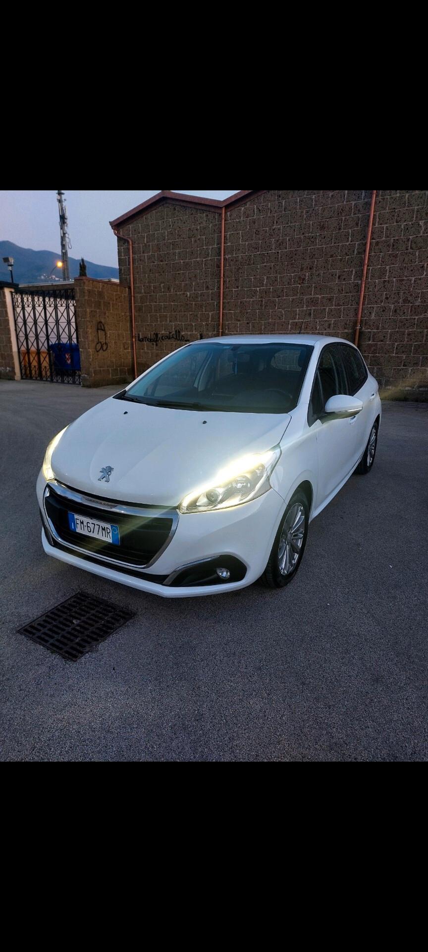 Peugeot 208 allure 1.5 diesel 2018 87 mila km