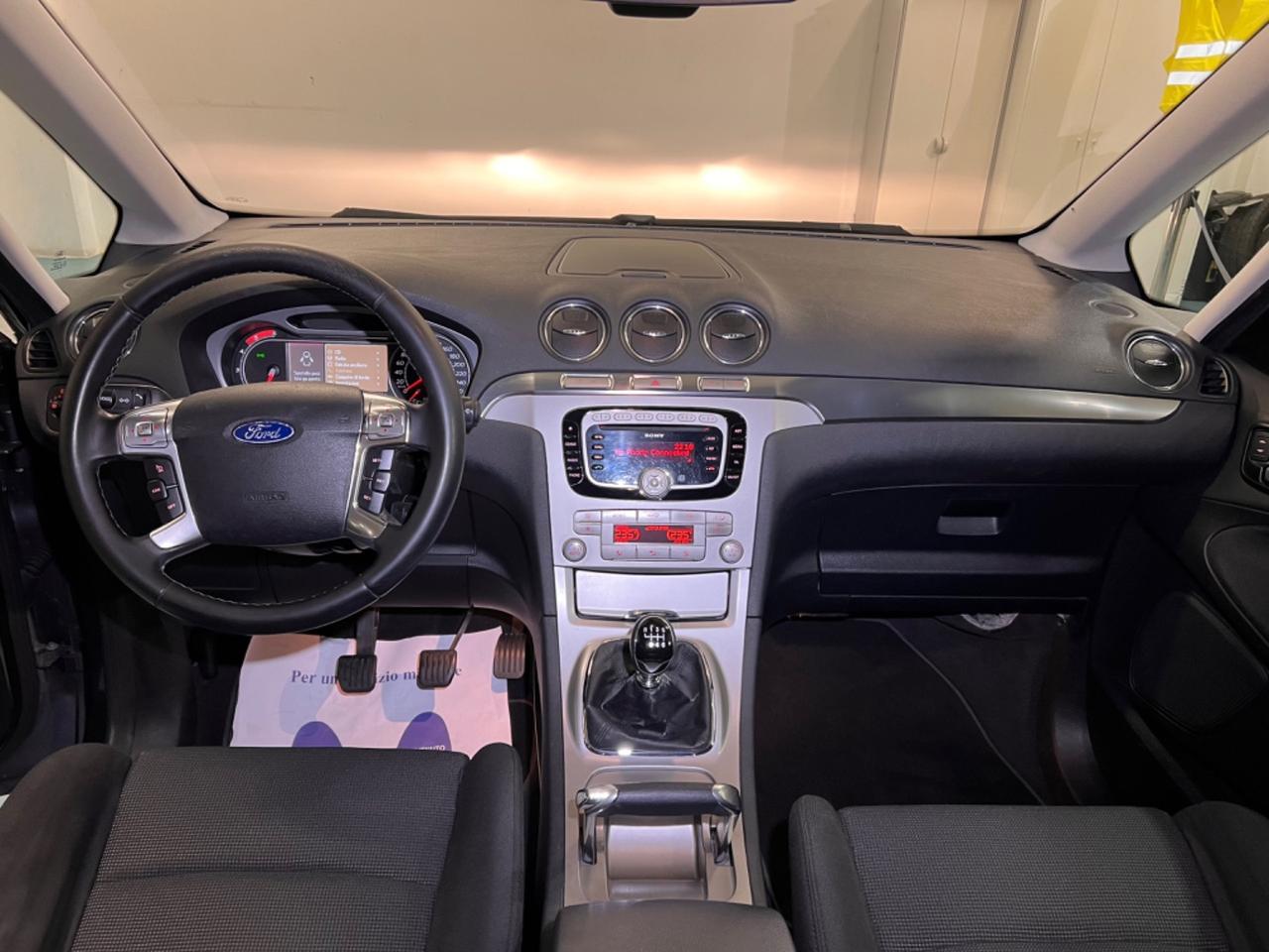 Ford Galaxy 2.0 TDCi 140 CV Ghia DPF