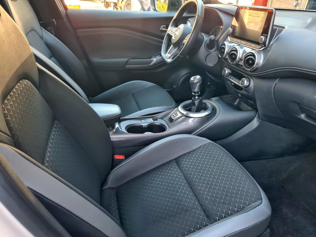 Nissan Juke 1.0 DIG-T 114 CV N-Connecta*CAMERA*CARPLAY*