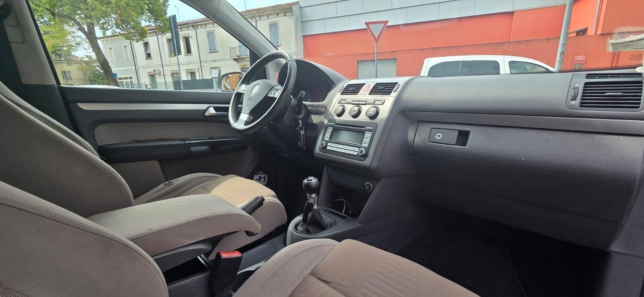 Volkswagen Touran 2.0 16V TDI Highline