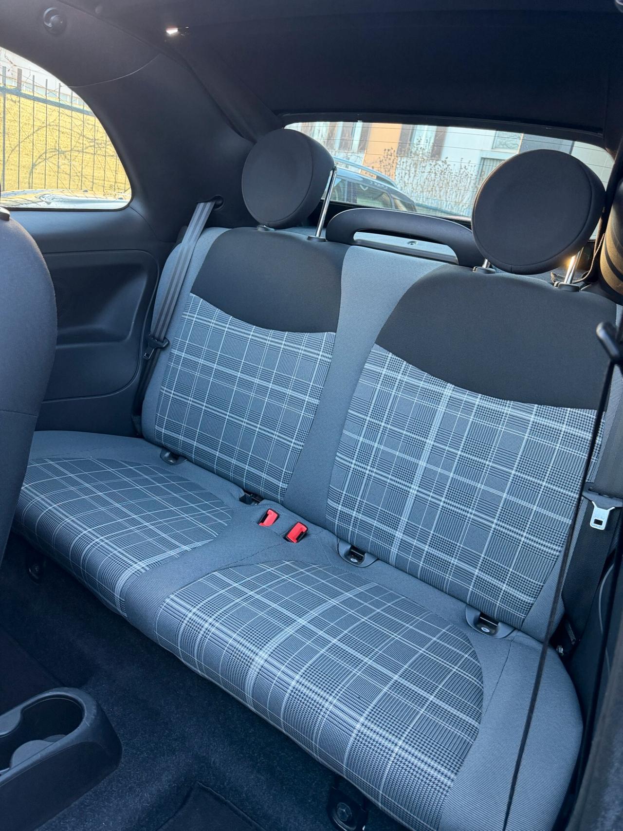 Fiat 500 C 1.0 Hybrid Lounge BLACK EDITION