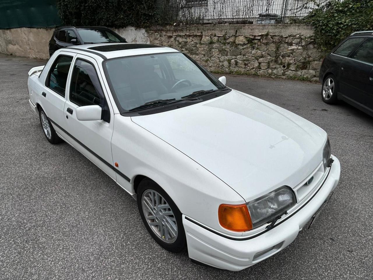 Ford Sierra 2.0i turbo 16V 4p. RS Cosworth Executive