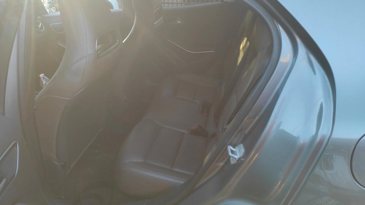 Mercedes-benz GLA 200 d Automatic Premium