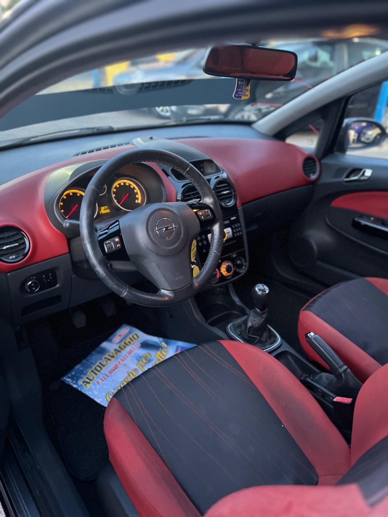 Opel Corsa 1.2 3 porte Club