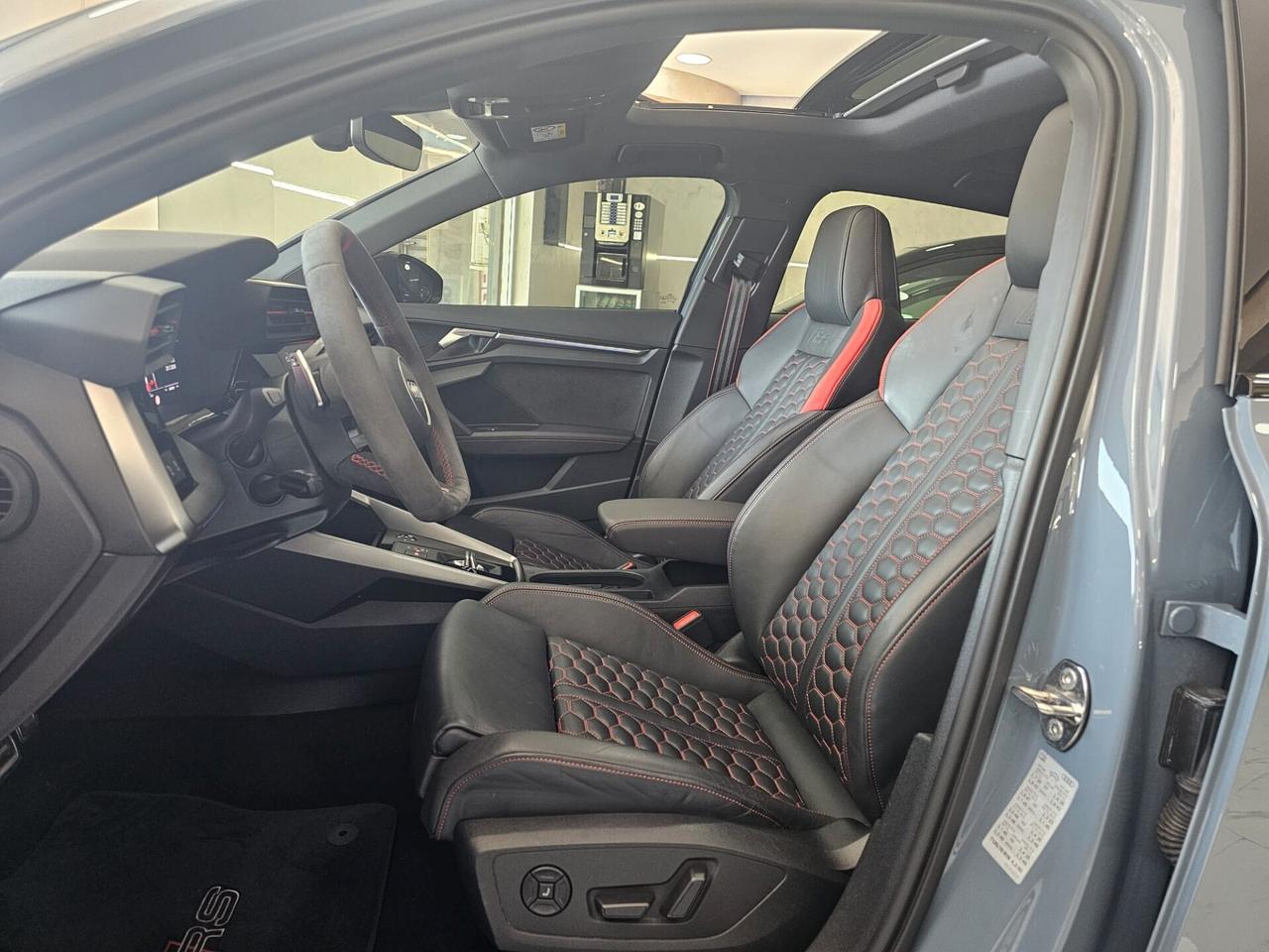 NUOVA AUDI RS3 SPORTBACK 2.5 BENZ 400CV S-TRONIC
