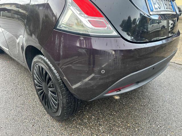 LANCIA Ypsilon 1.2 69 CV 5 porte Platinum