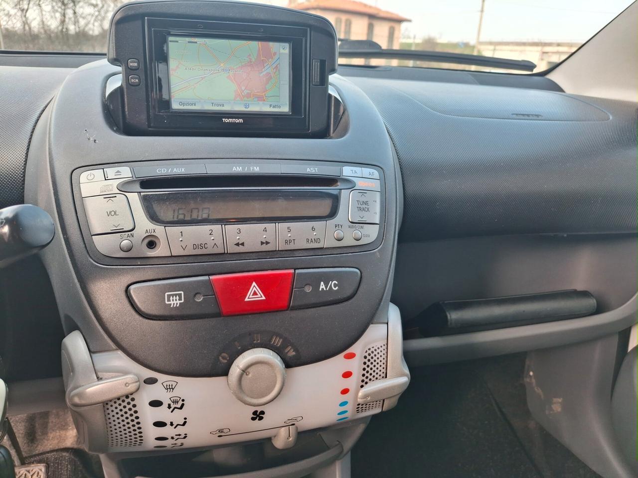 Toyota Aygo 1.0 12V VVT-i 5 porte Now Connect