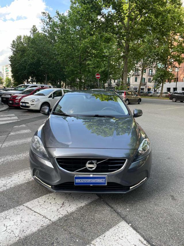 VOLVO V40 D2 1.6 Momentum