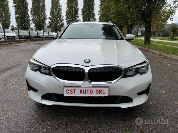 BMW 320 d xDrive Touring Business Advantage