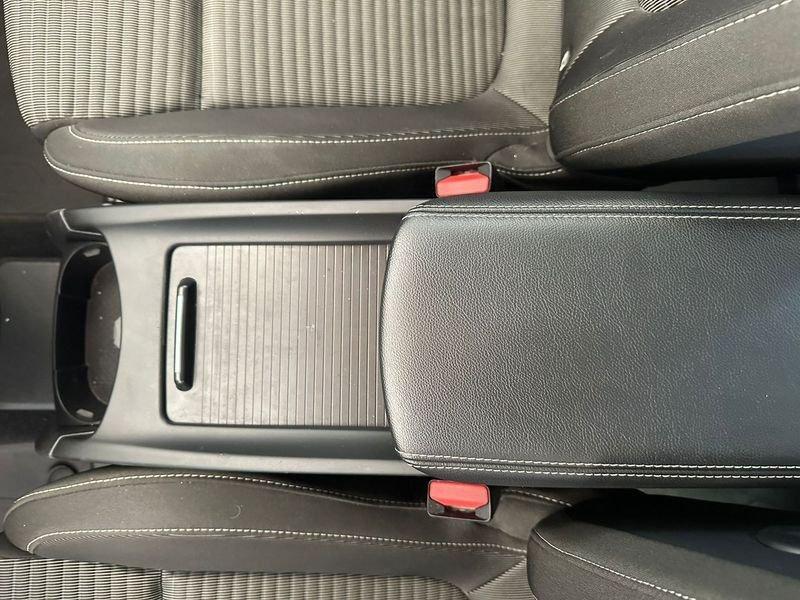 Renault Scénic Blue dCi 120 CV Business n1autocarro