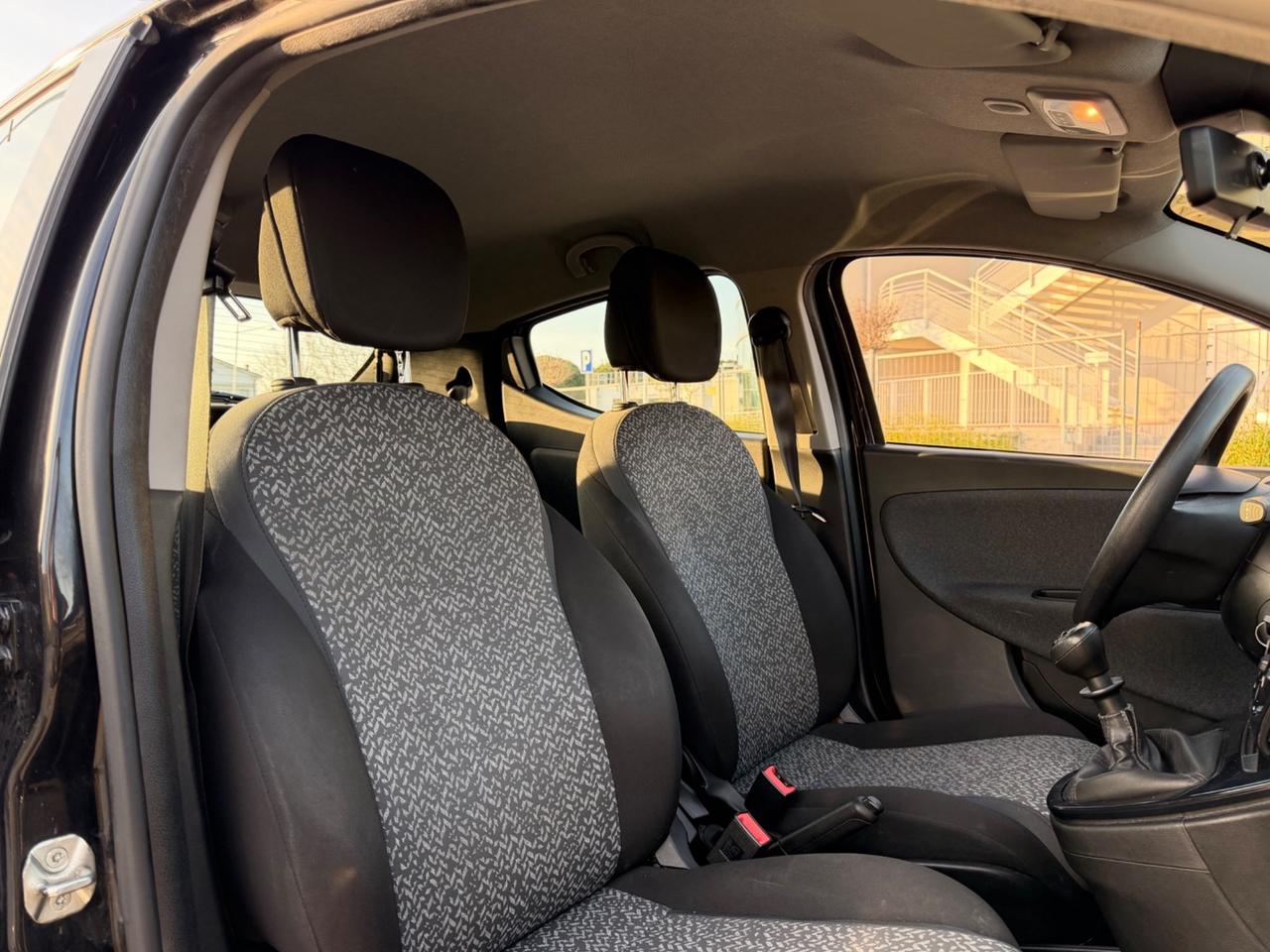 Lancia Ypsilon 1.0 FireFly 5 porte S&S Hybrid Alberta Ferretti