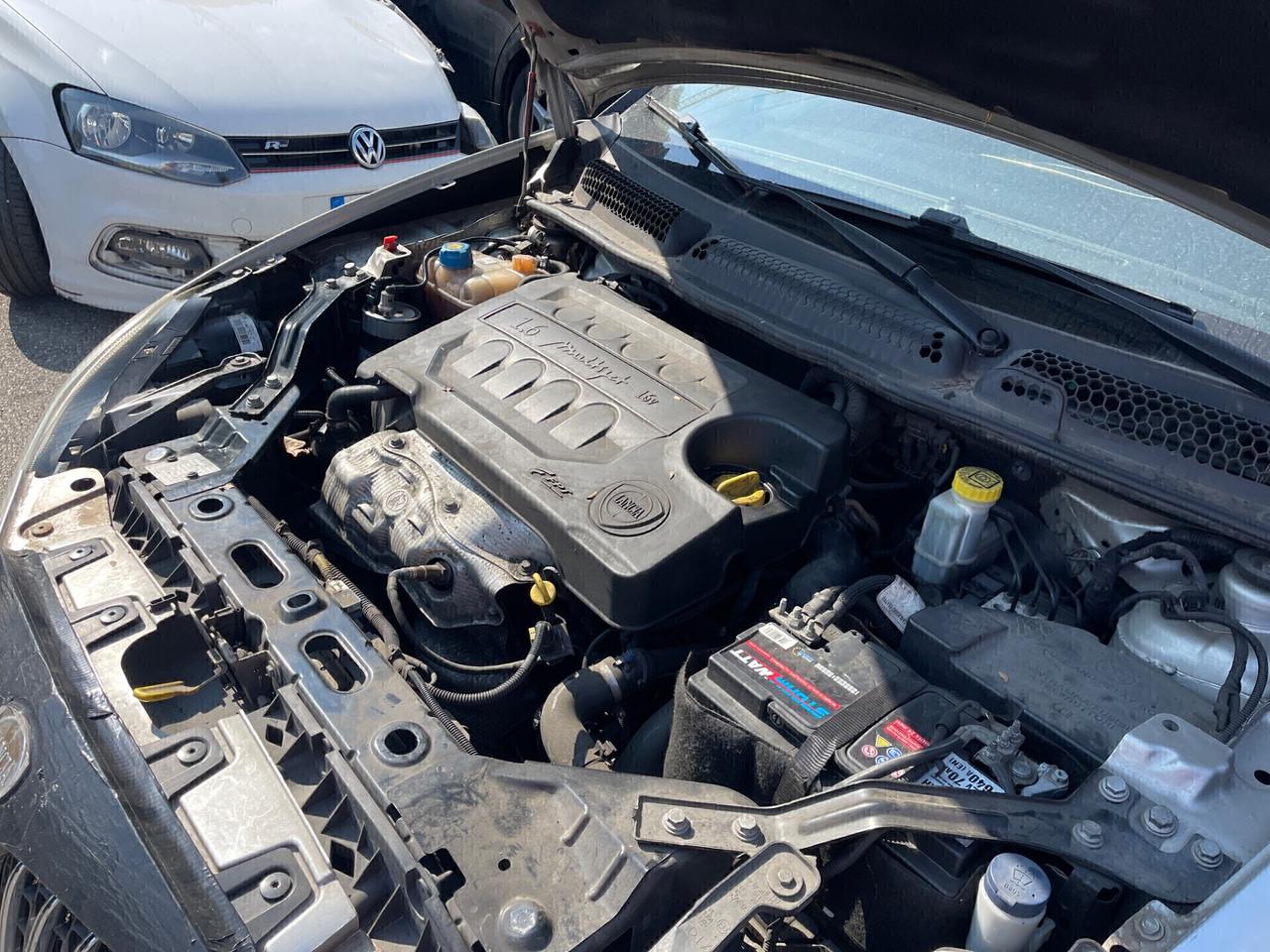 Lancia Delta 1.6MJT-automatico-panoramica-neopatentati