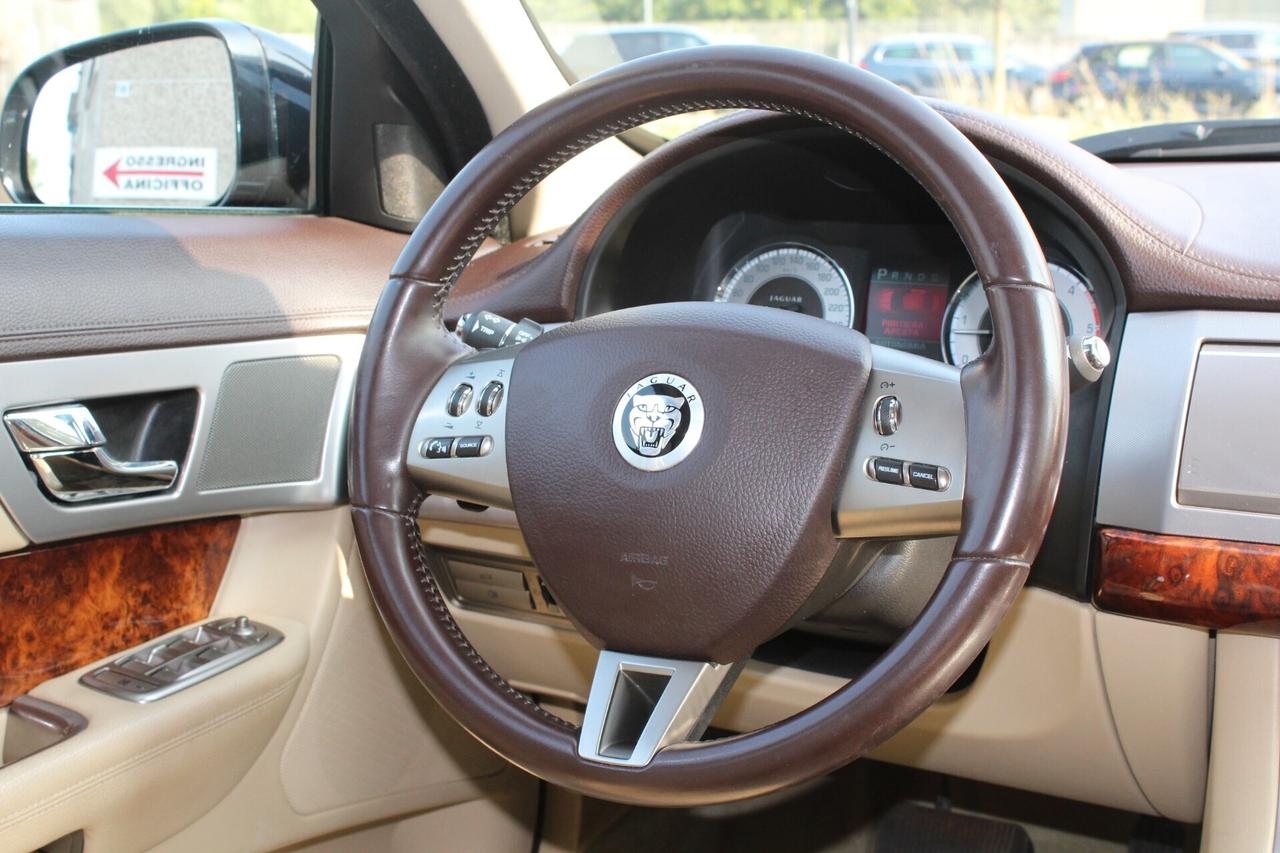 Jaguar XF 3.0 DS V6 Premium Luxury
