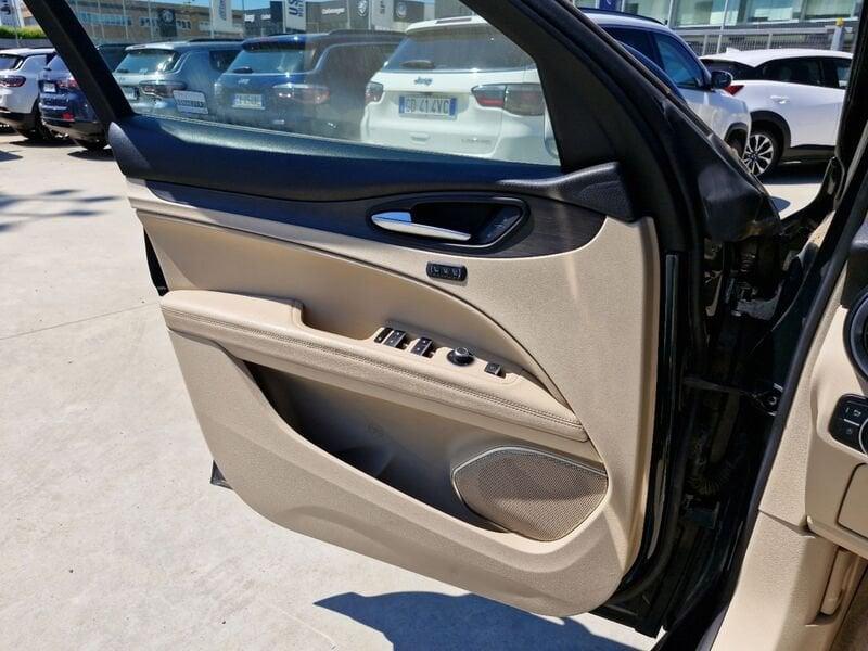 Alfa Romeo Stelvio 2017 2.2 t Business Q4 210cv auto my19