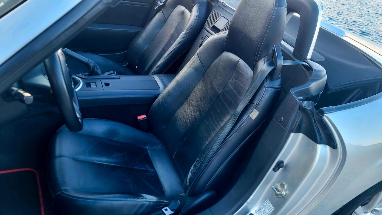 - Mazda MX-5 NC1 2.0 -