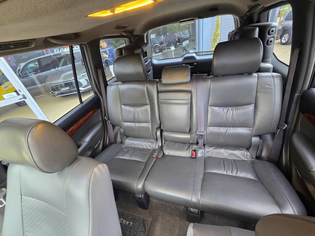 Toyota Land Cruiser 3.0 D-4D WAGON 8 POSTI