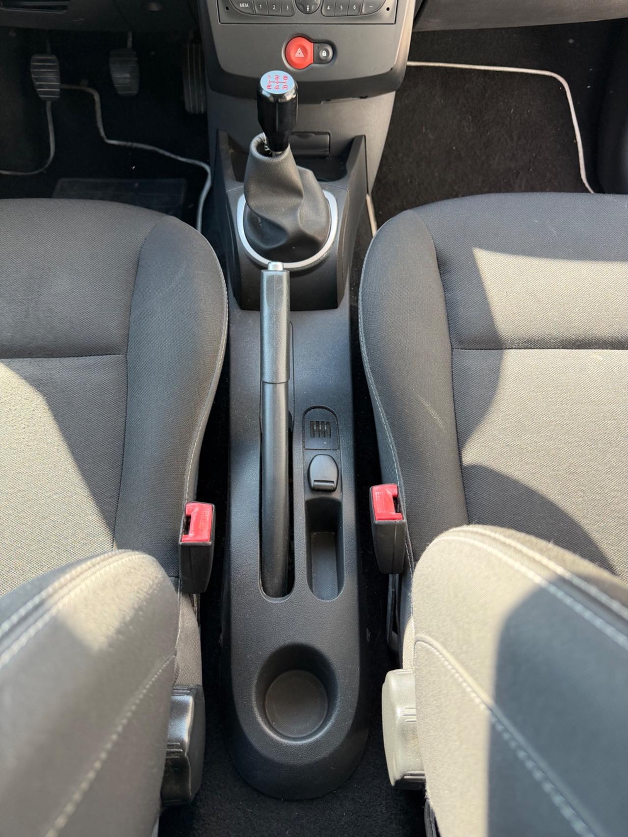 Renault Clio 1. 2- GPL 06/2032- Tagliandata- Neopatentati