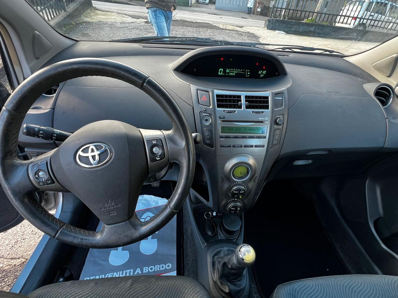 Toyota Yaris 1.0 5 porte