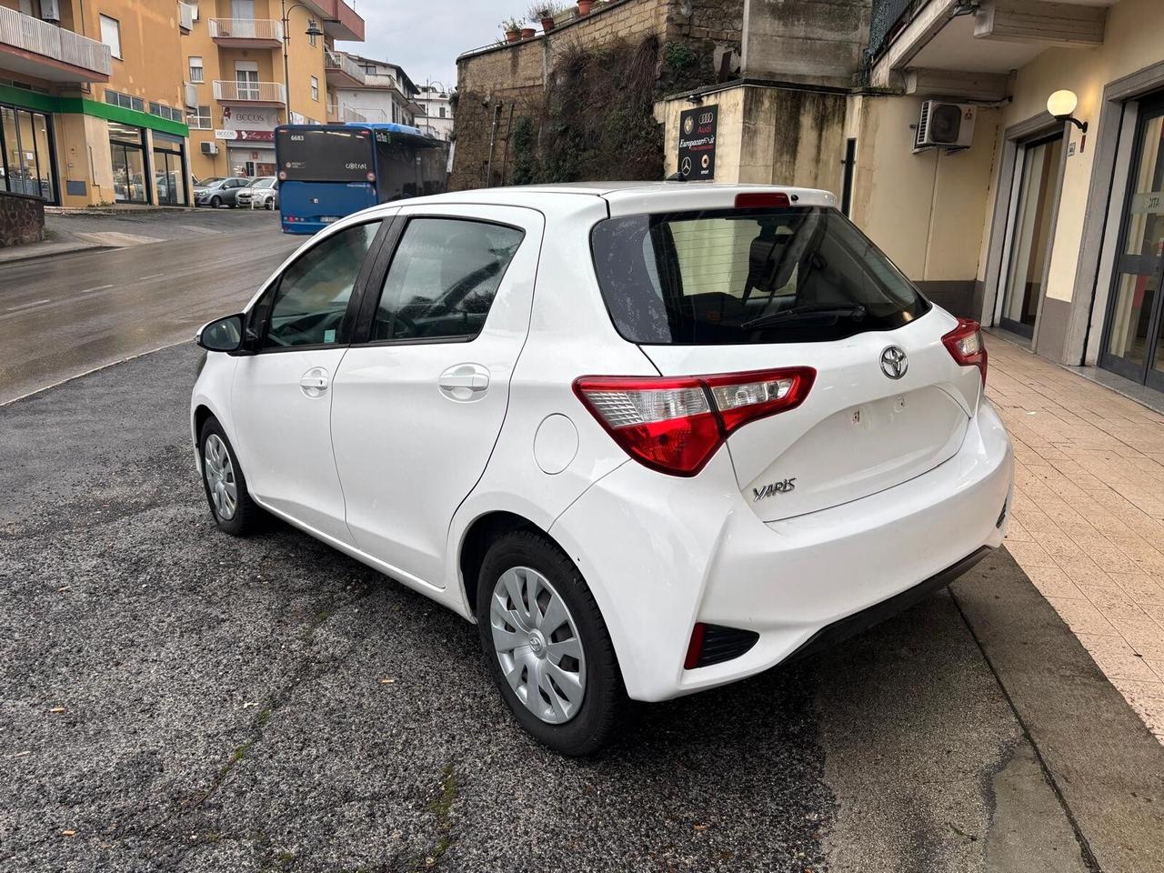 Toyota Yaris 1.5 5 porte Active