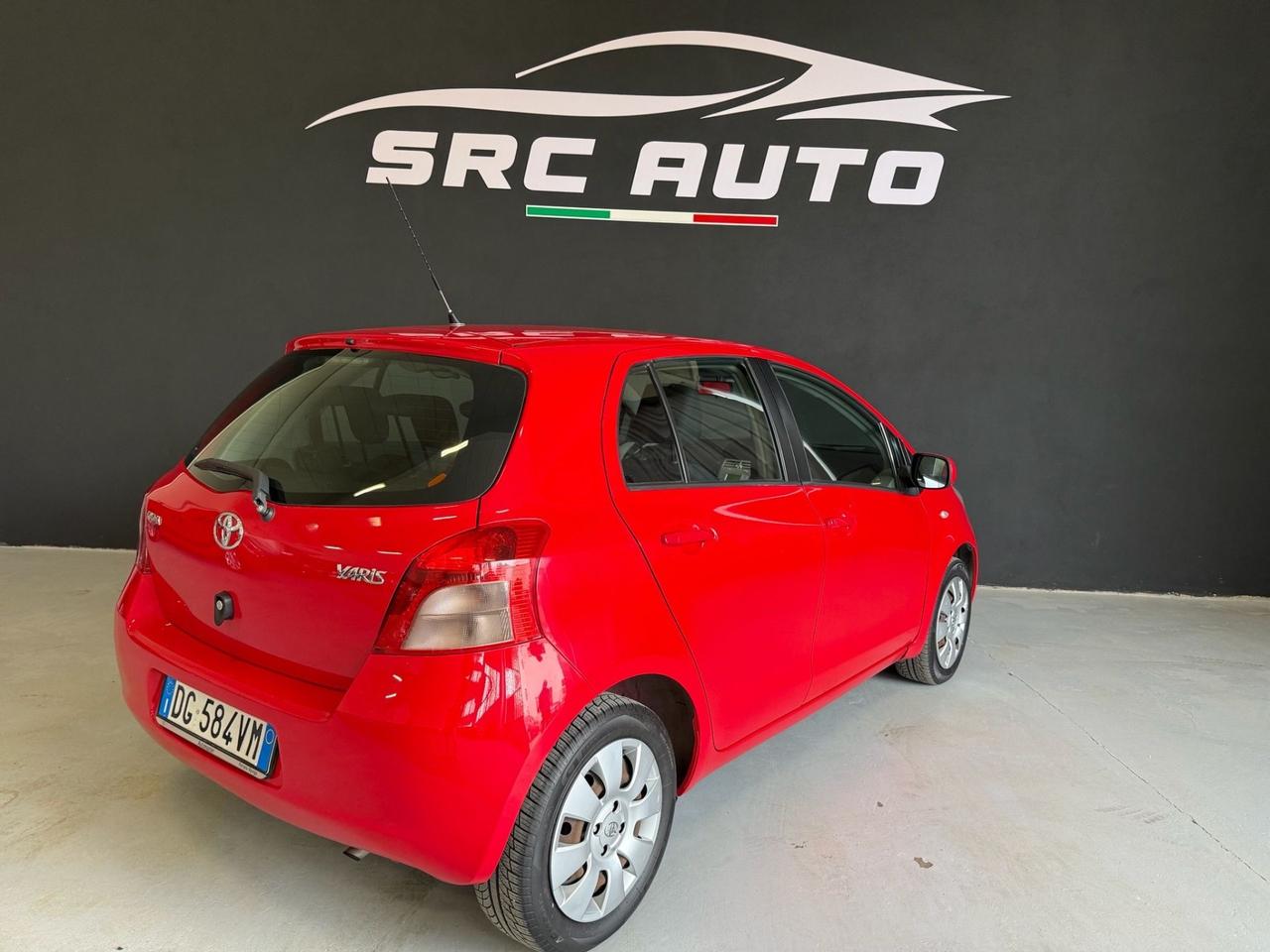 Toyota Yaris 1.0 5 porte Sol