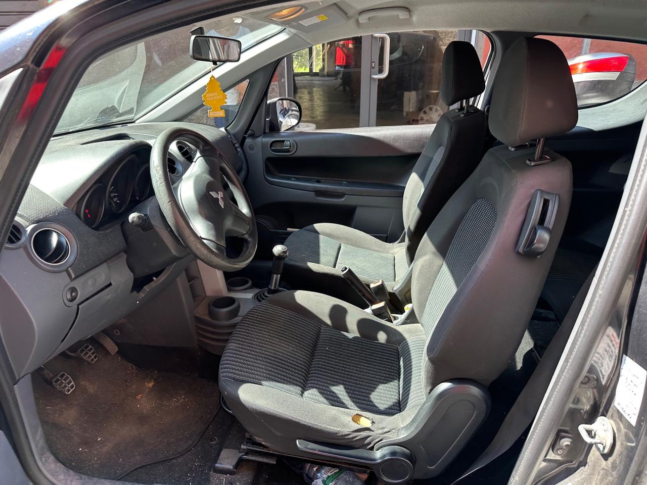 Mitsubishi Colt 1.1 12V 5p. Inform