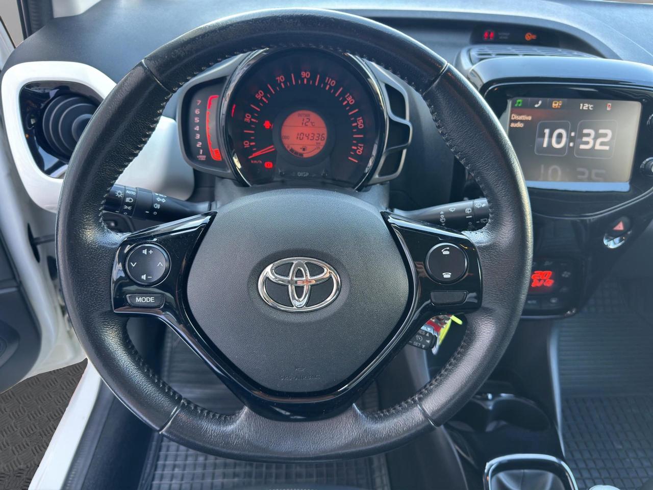 Toyota Aygo 5p 1.0 x-play my15