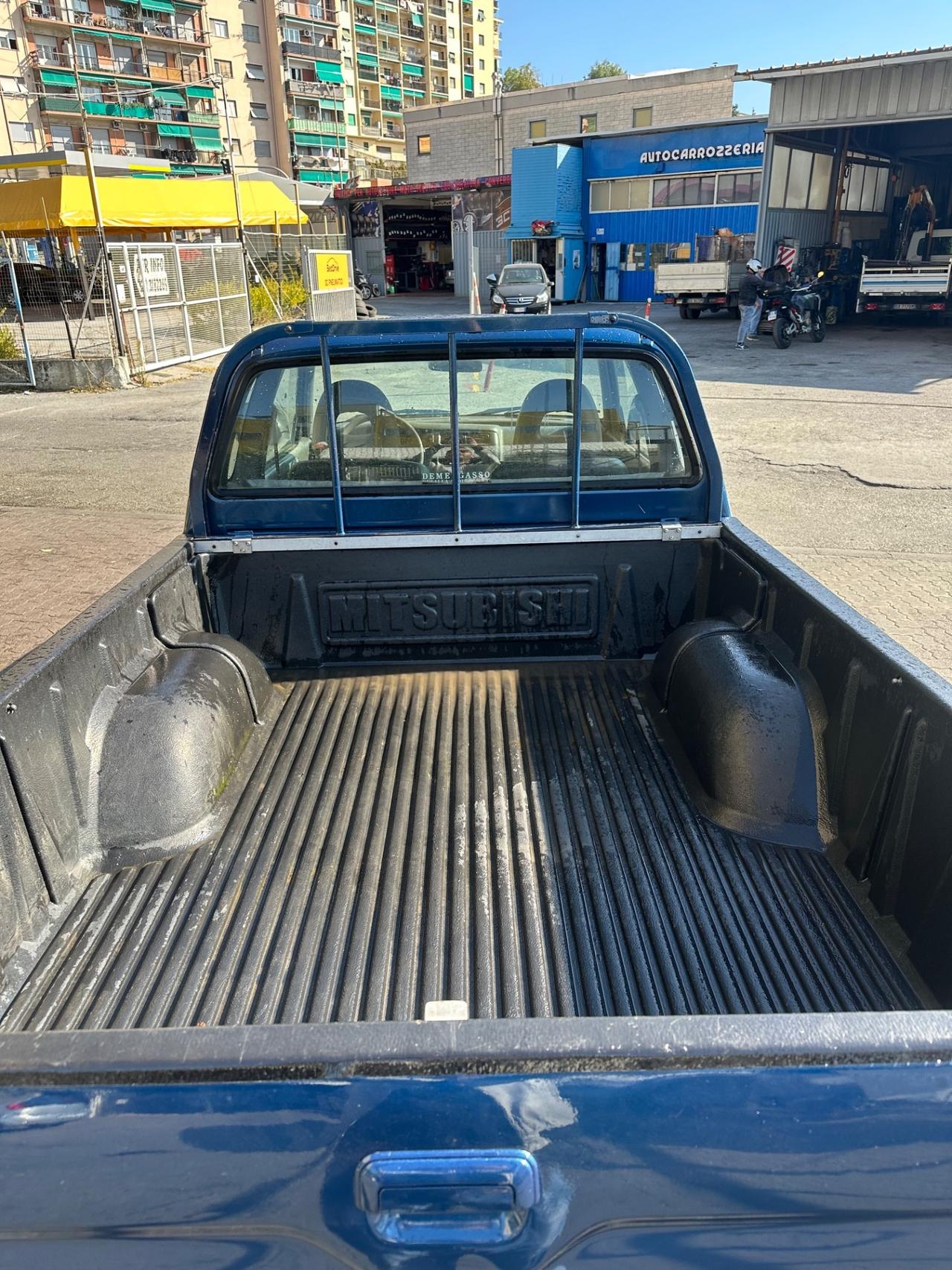 Mitsubishi L200 2.5 TDI 4WD Club Cab Pick-up GLS