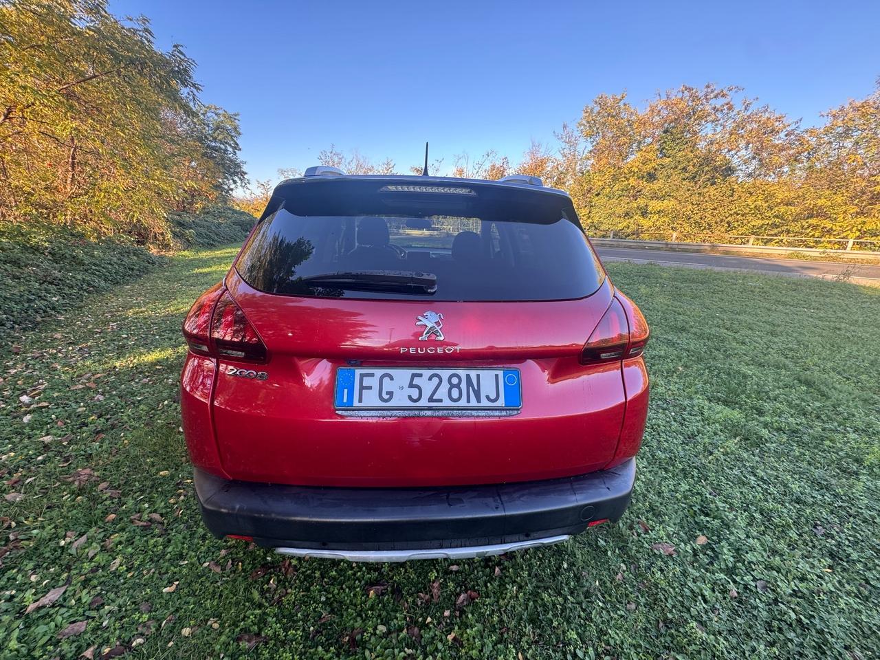 Peugeot 2008 1.6 d, cambio manuale, 140.000 km
