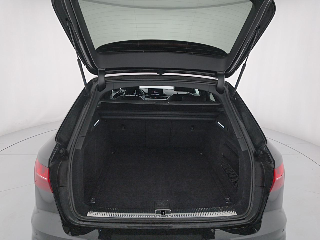 Audi A4 Avant 40 2.0 tdi mhev S line edition 204cv