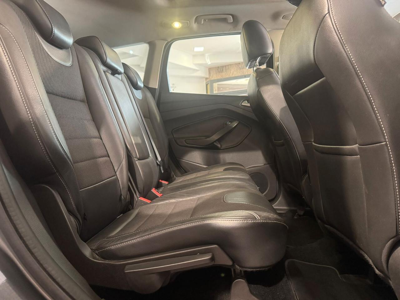 Ford Kuga 2.0 TDCI 150 CV S&S 4WD Powershift Titanium