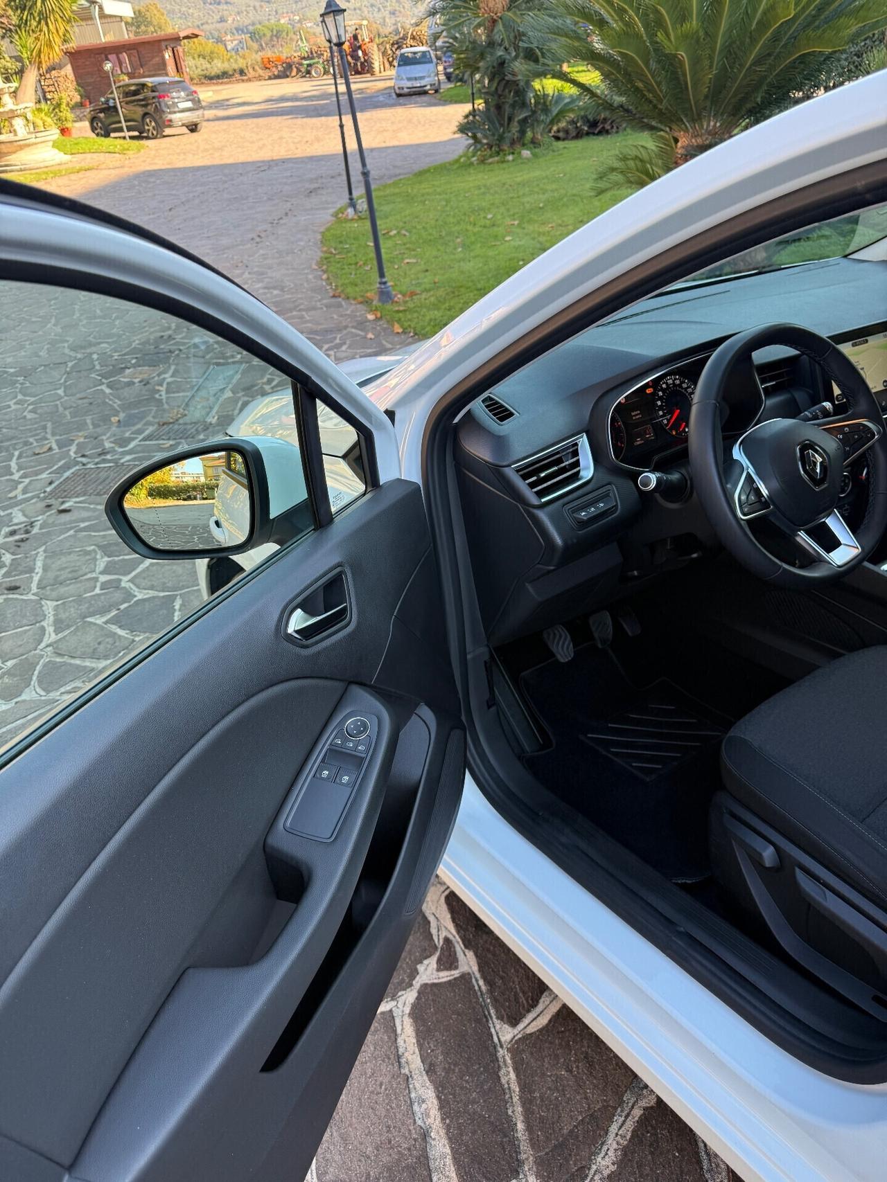 Renault Clio 1.5 Diesel nuovo modello uni proprietario X neo patentati