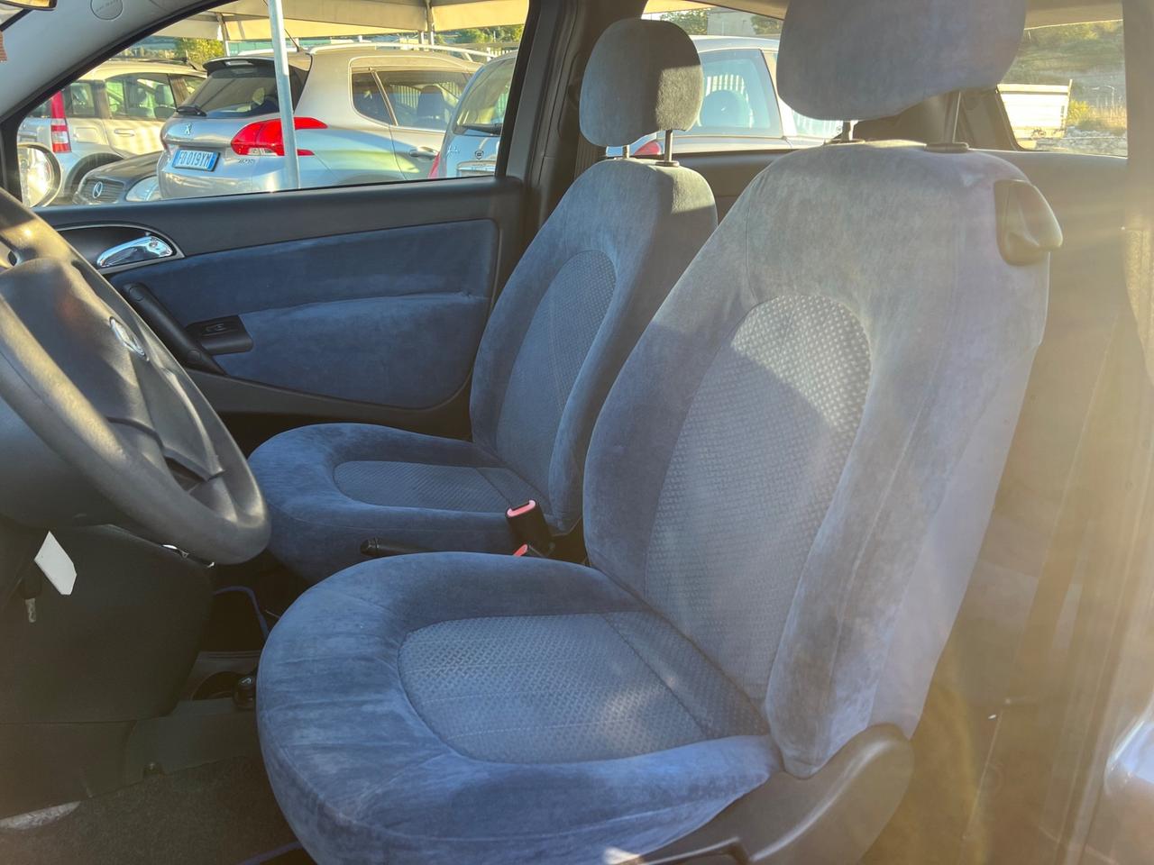 Lancia Ypsilon 1.2 Oro Giallo