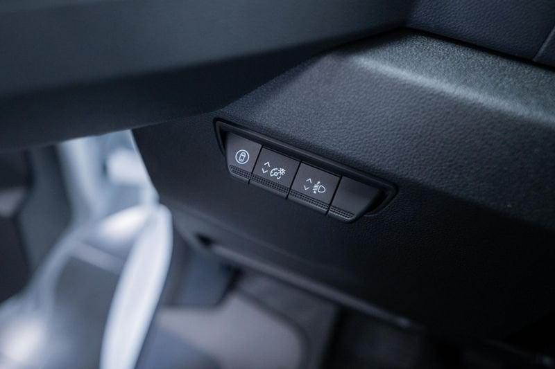 Renault Master Master T35 2.0 BluedCi 150CV PL Cabinato CASSONE FISSO BY RENAULT 3800X2000 SPONDA 400