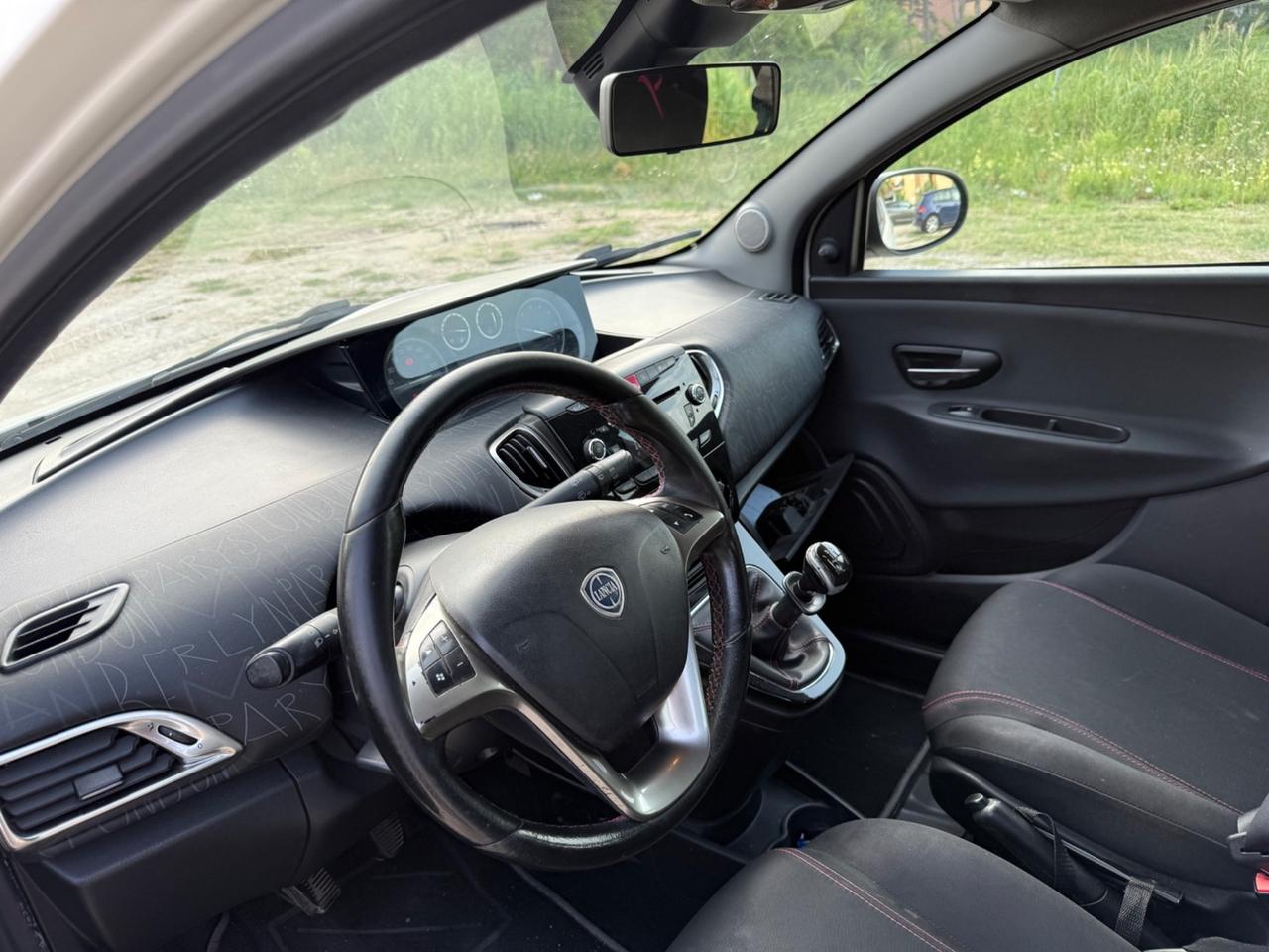Lancia Ypsilon 1.2 69 CV 5 porte PERMUTE