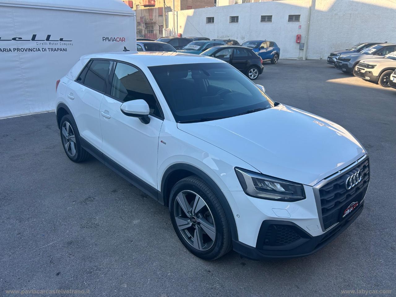 AUDI Q2 30 TDI S tronic Identity Black
