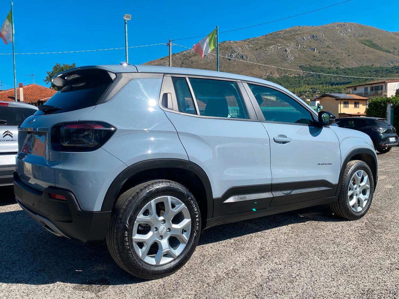 Jeep Avenger 1.2 Turbo 100 CV Altitude ''AZIENDALE''