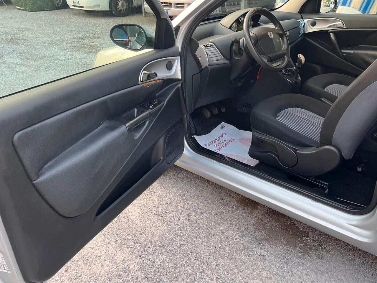 Lancia Ypsilon 1.2 60Cv Argento 80.000KM NUOVISSIMA