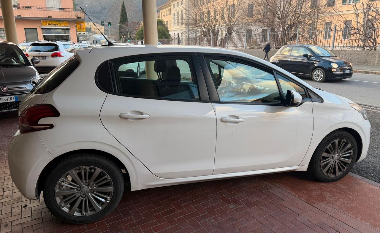 Peugeot 208 BlueHDi 75 5 porte Allure