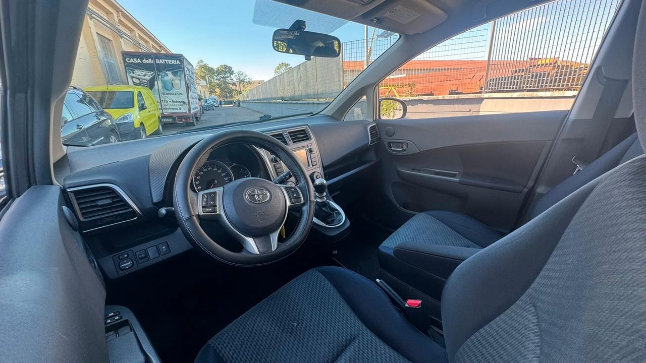 Toyota Verso-S 1.3 MT Active