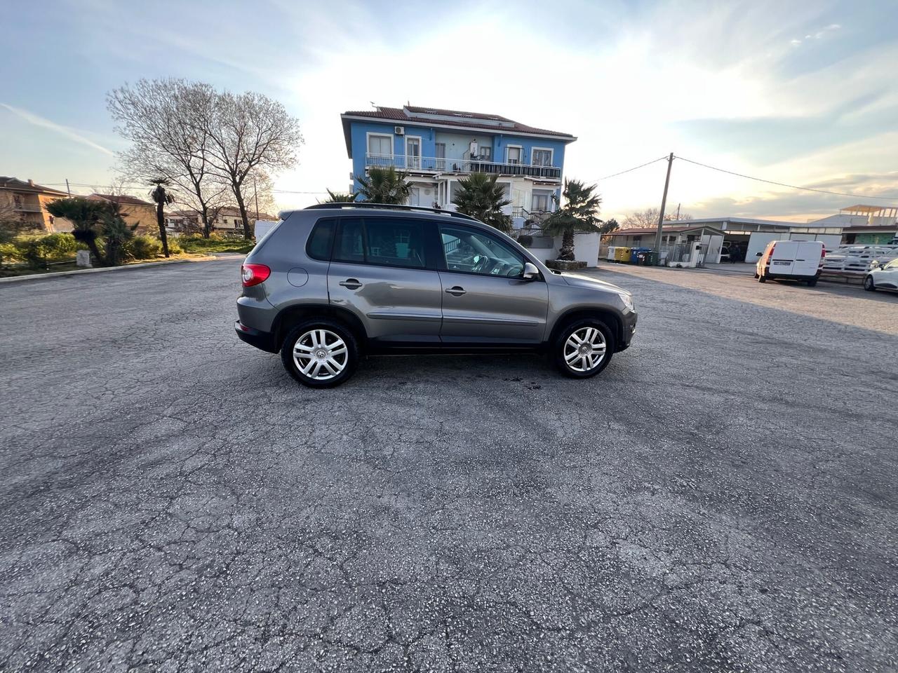 Volkswagen Tiguan 2.0 16V TDI DPF Track & Field (28°)4x4