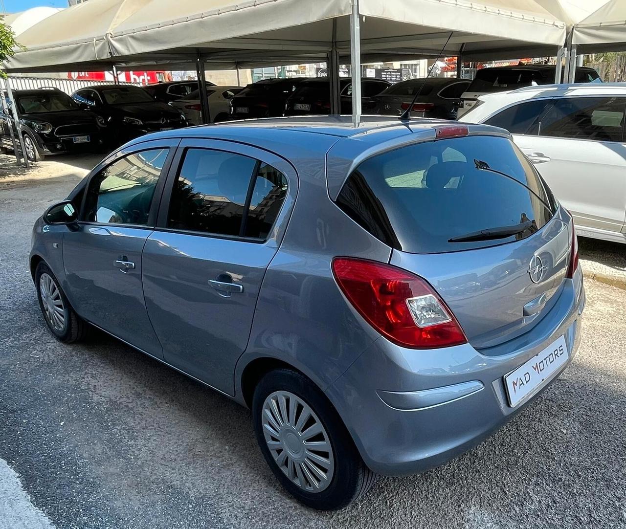 Opel Corsa 1.2 5 porte 86Cv