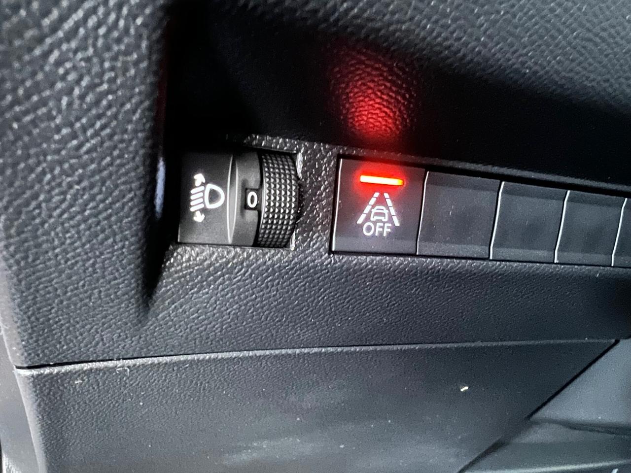 Peugeot 2008 1.5 bluehdi 110cv Allure Pack LED/PELLE/NAVI/17;